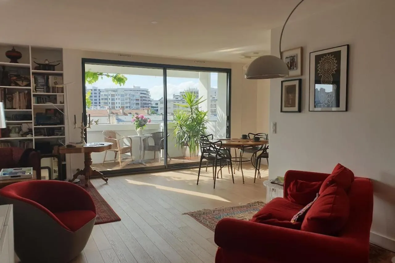 Apt Quiet And Bright With Large Terrace Paris 0*,  Frankrig